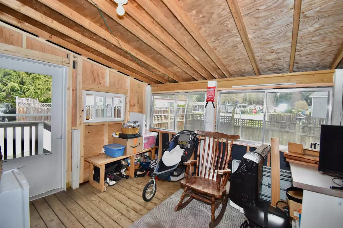 Kitchen Photo of 114 1413 Sunshine Coast Highway, Gibsons, BC