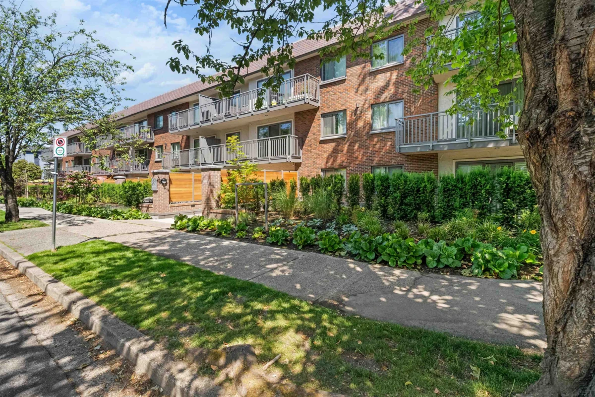 Exterior Rear Photo of 101 2121 W 6th Avenue, Vancouver, BC
