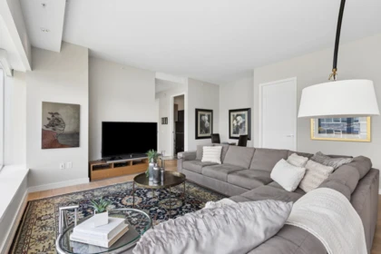 603 181 Athletes Way, Vancouver, BC, Vancouver — Apartment/Condo for sale