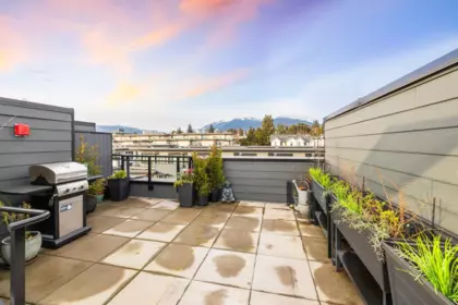 Outdoor Patio Photo of 444 545 E 2nd Street, North Vancouver, BC
