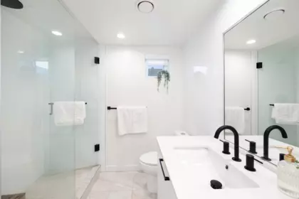 Powder Room Photo of 444 545 E 2nd Street, North Vancouver, BC