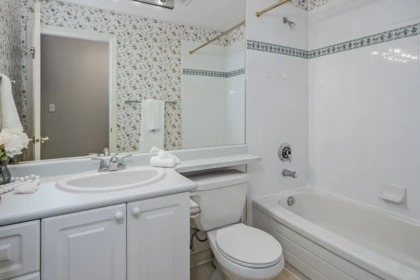 Hallway Photo of 205 1300 Hunter Road, Delta, BC