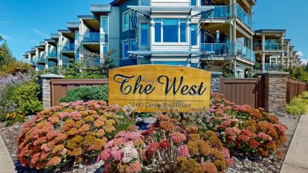 Outdoor Deck Photo of 222 5160 Davis Bay Road, Sechelt, BC