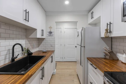 Kitchen Photo of 204 32175 Old Yale Road, Abbotsford, BC