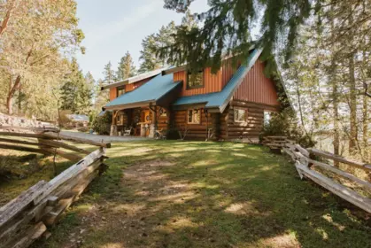 Community Amenities Photo (Clubhouse) of 14140 Mixal Heights Road, Pender Harbour, BC