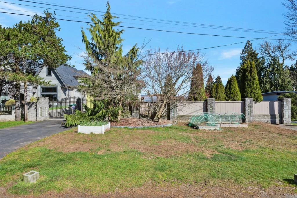 Living Room Photo of 19717 48a Avenue, Langley, BC