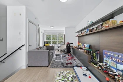 Kitchen Island Photo of 17 5879 Gray Avenue, Vancouver, BC