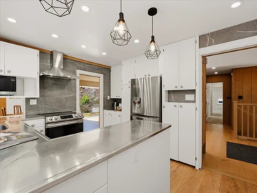 Breakfast Nook Photo of 1650 Mathers Avenue, West Vancouver, BC