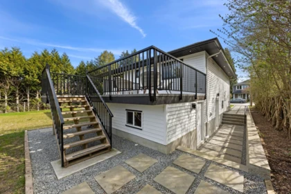 Hot Tub / Spa Photo of 12475 208 Street, Maple Ridge, BC