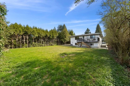 Swimming Pool Photo of 12475 208 Street, Maple Ridge, BC