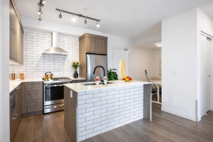 Kitchen Island Photo of 405 1012 Auckland Street, New Westminster, BC