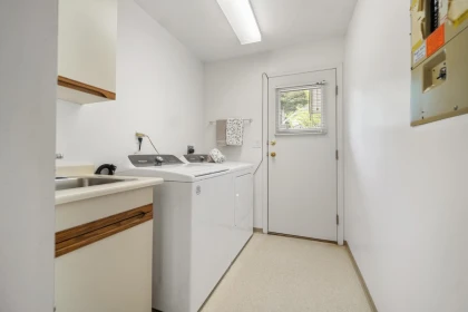 Hallway Photo of 1884 139a Street, Surrey, BC