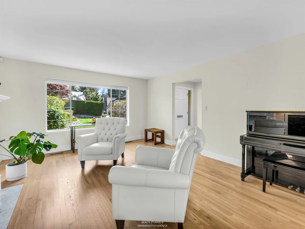 Family Room Photo of 1405 20th Street, West Vancouver, BC