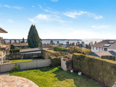 Backyard Photo of 1405 20th Street, West Vancouver, BC