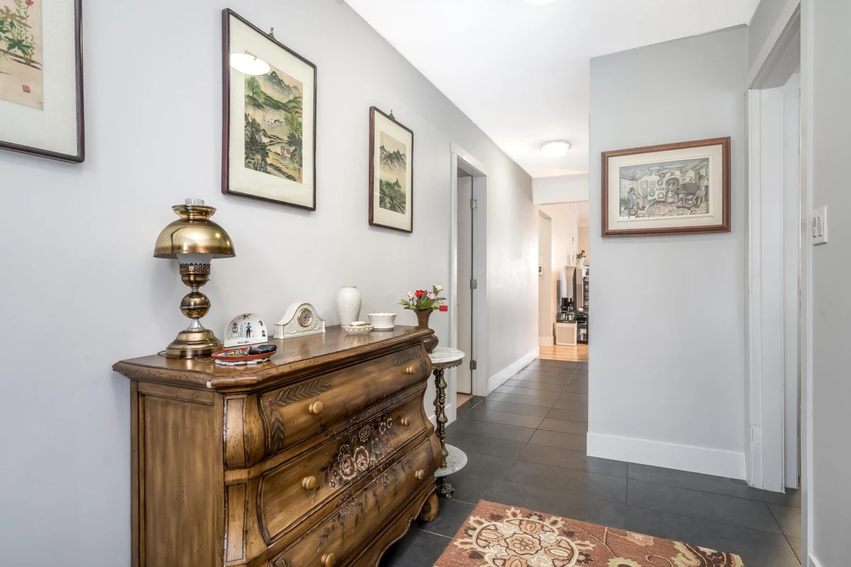 Family Room Photo of 606 9131 154th Street, Surrey, BC