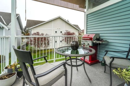 Entry Foyer Photo of 606 9131 154th Street, Surrey, BC
