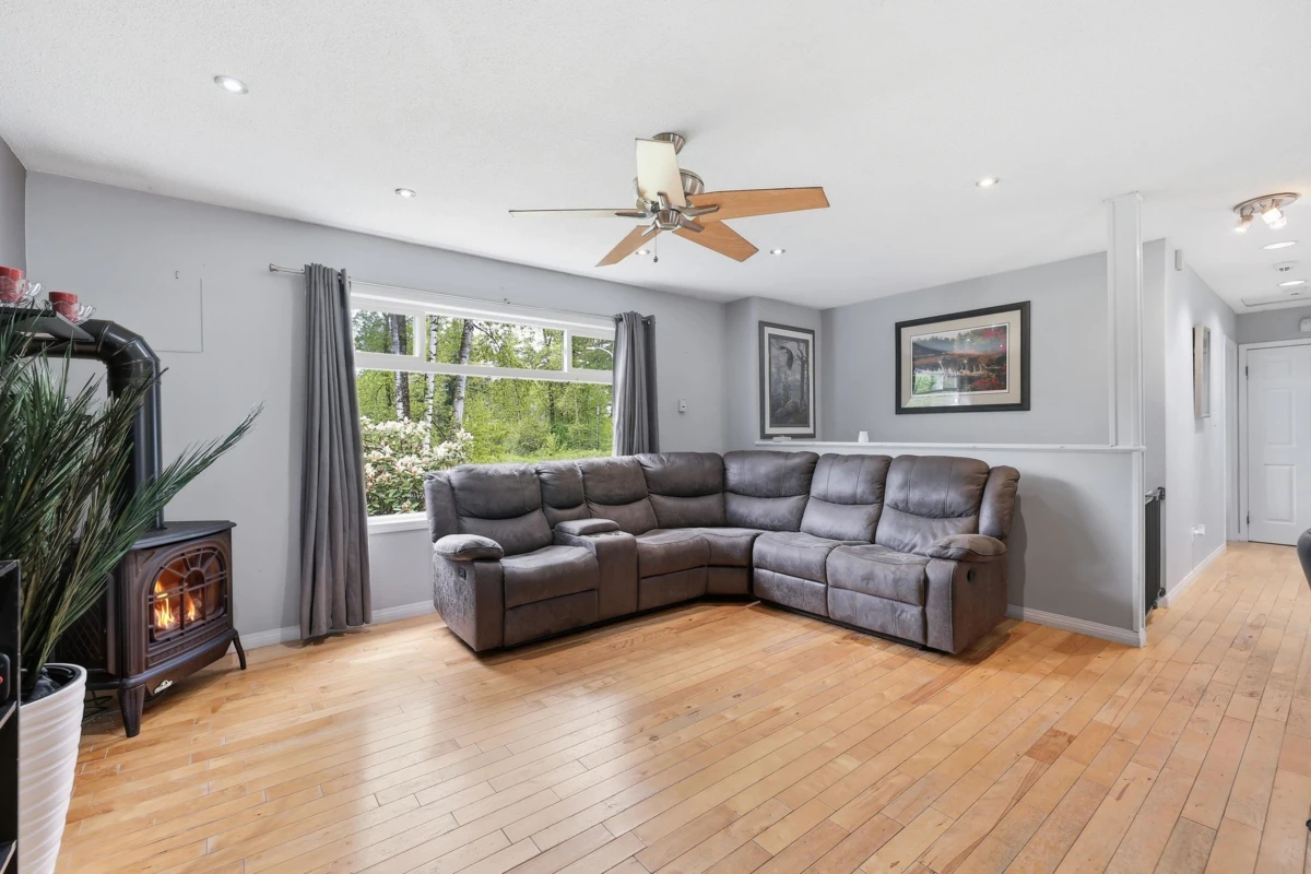 Family Room Photo of 26744 33 Avenue, Langley, BC