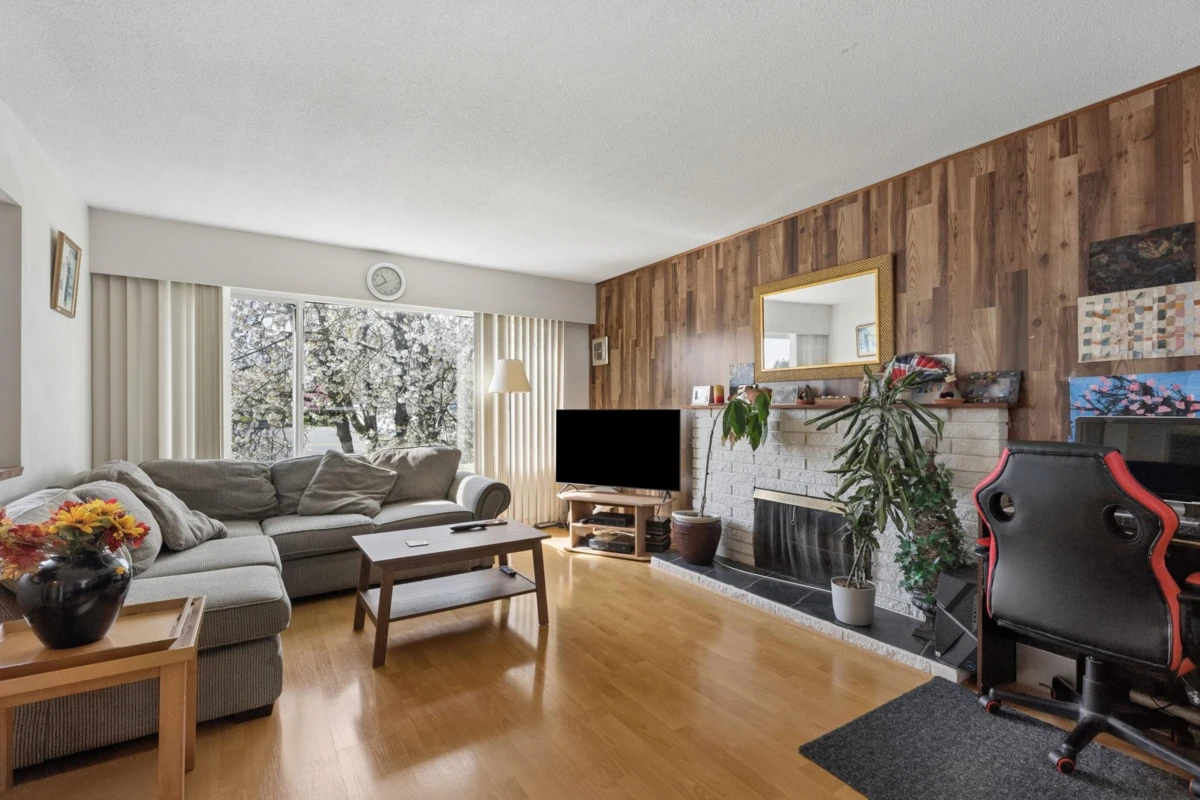 Dining Area Photo of 10971 Maddocks Road, Richmond, BC