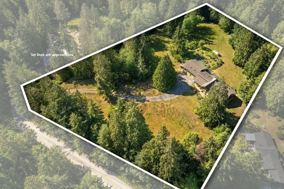 Family Room Photo of 1532 Adams Road, Bowen Island, BC