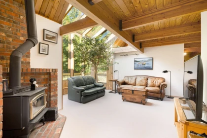 Breakfast Nook Photo of 1532 Adams Road, Bowen Island, BC