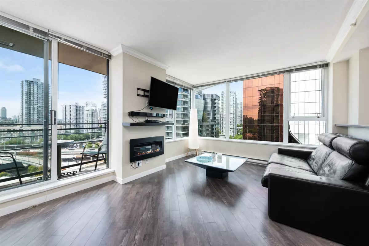 Living Room Photo of 1606 33 Smithe Street, Vancouver, BC