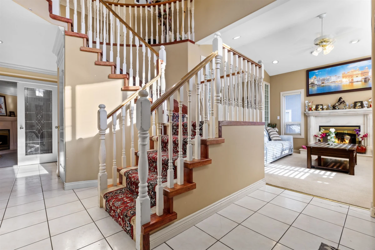 Living Room Photo of 12865 63a Avenue, Surrey, BC