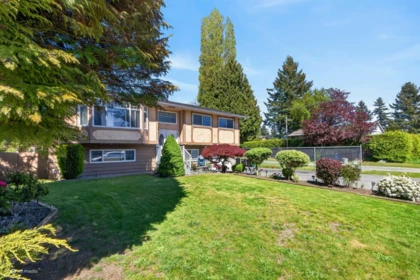Front Yard Photo of 11627 72a Avenue, Delta, BC