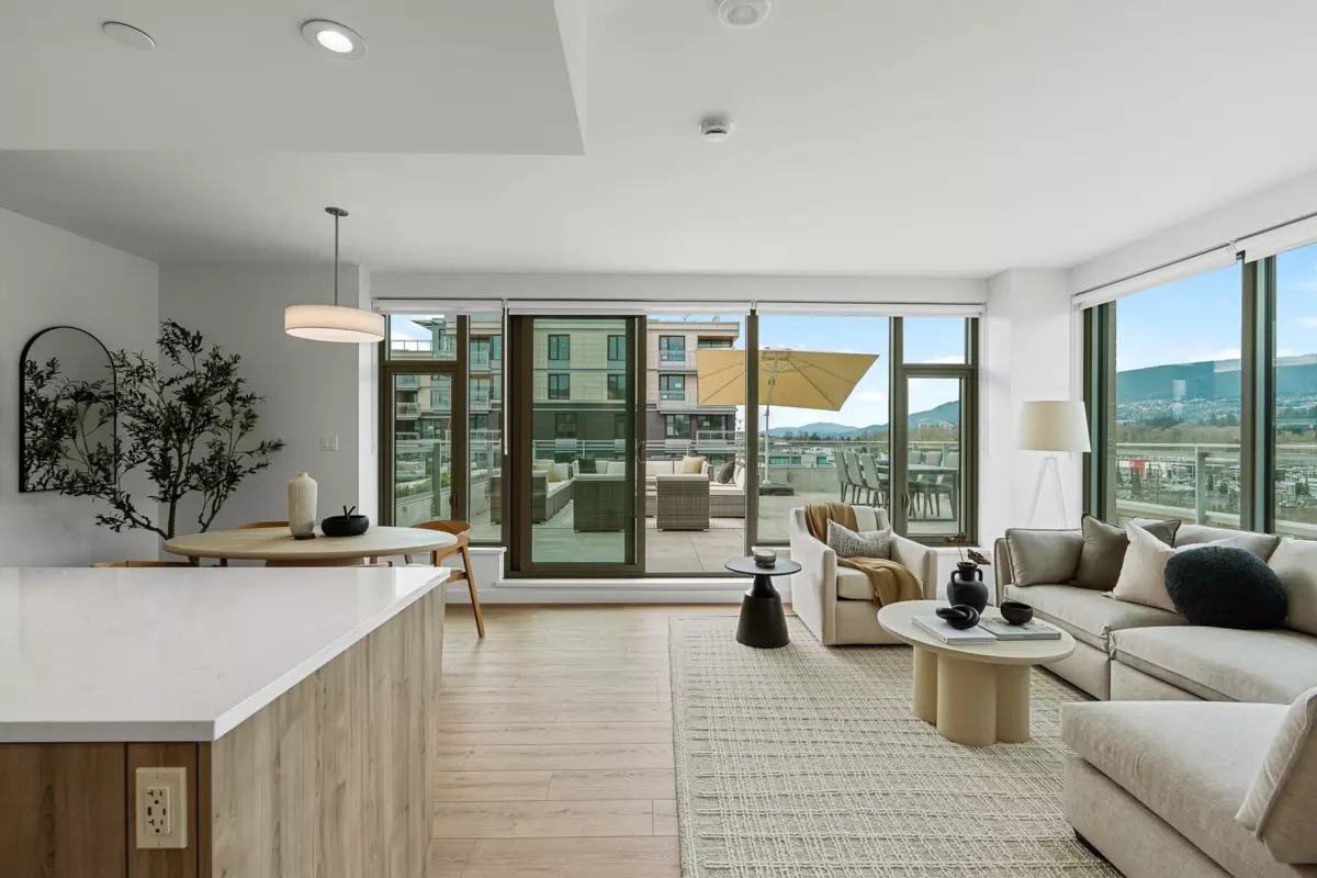 Dining Area Photo of 703 755 Harbourside Drive, North Vancouver, BC