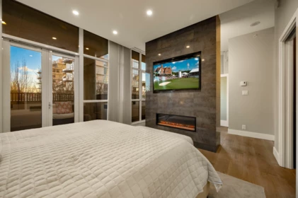 Hot Tub / Spa Photo of 595 Beach Crescent, Vancouver, BC