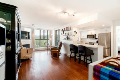 Kitchen Photo of 1101 200 Newport Drive, Port Moody, BC