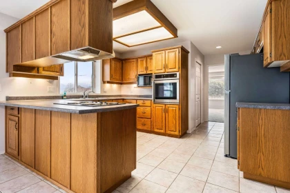 Guest Bathroom Photo of 2863 Mountview Street, Abbotsford, BC