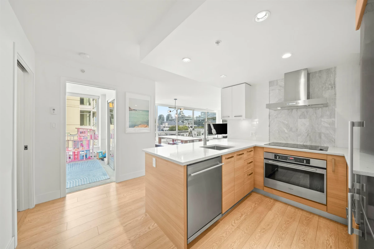 Dining Area Photo of 908 1783 Manitoba Street, Vancouver, BC