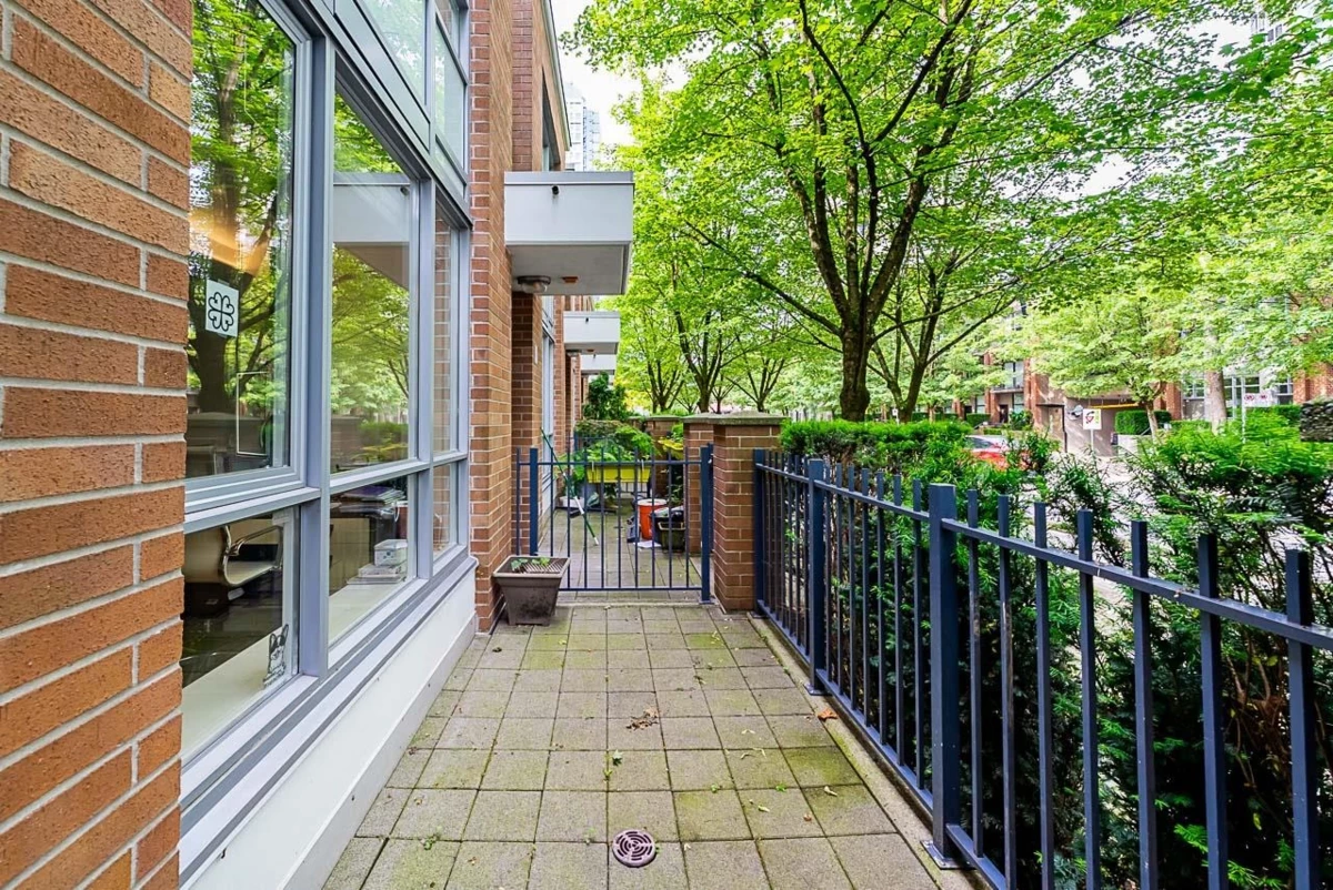 Living Room Photo of 938 Beatty Street, Vancouver, BC