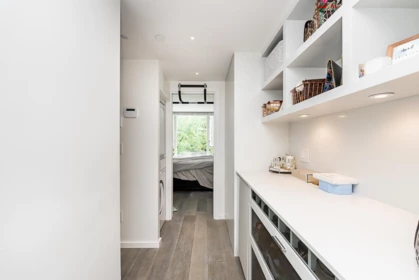 Entry Foyer Photo of 938 Beatty Street, Vancouver, BC