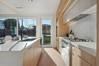 Primary Bathroom Photo of 2 3620 W 20th Avenue, Vancouver, BC