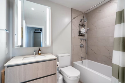 Hallway Photo of 2406 1500 Fern Street, North Vancouver, BC