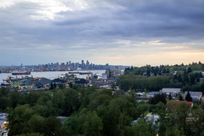 Office / Den Photo of 2406 1500 Fern Street, North Vancouver, BC