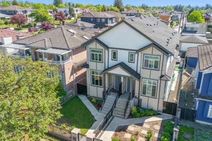 Hot Tub / Spa Photo of 2868 E 49th Avenue, Vancouver, BC