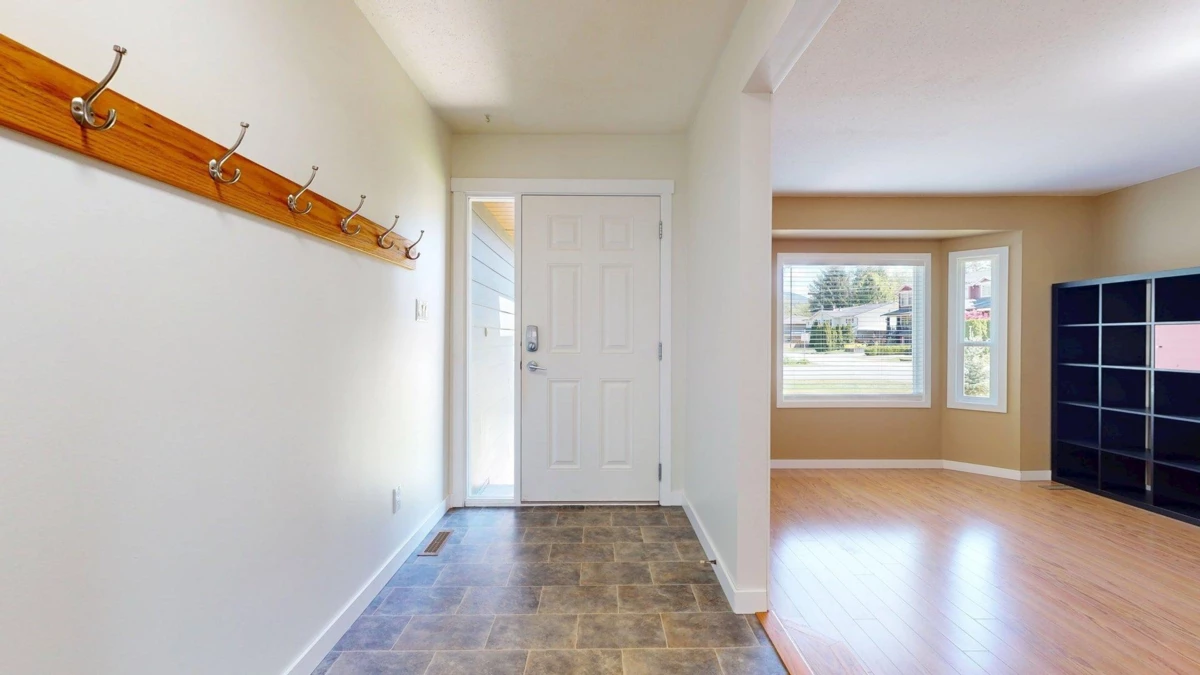 Living Room Photo of 41613 Cottonwood Road, Squamish, BC
