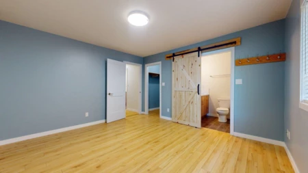 Walk-In Closet Photo of 41613 Cottonwood Road, Squamish, BC