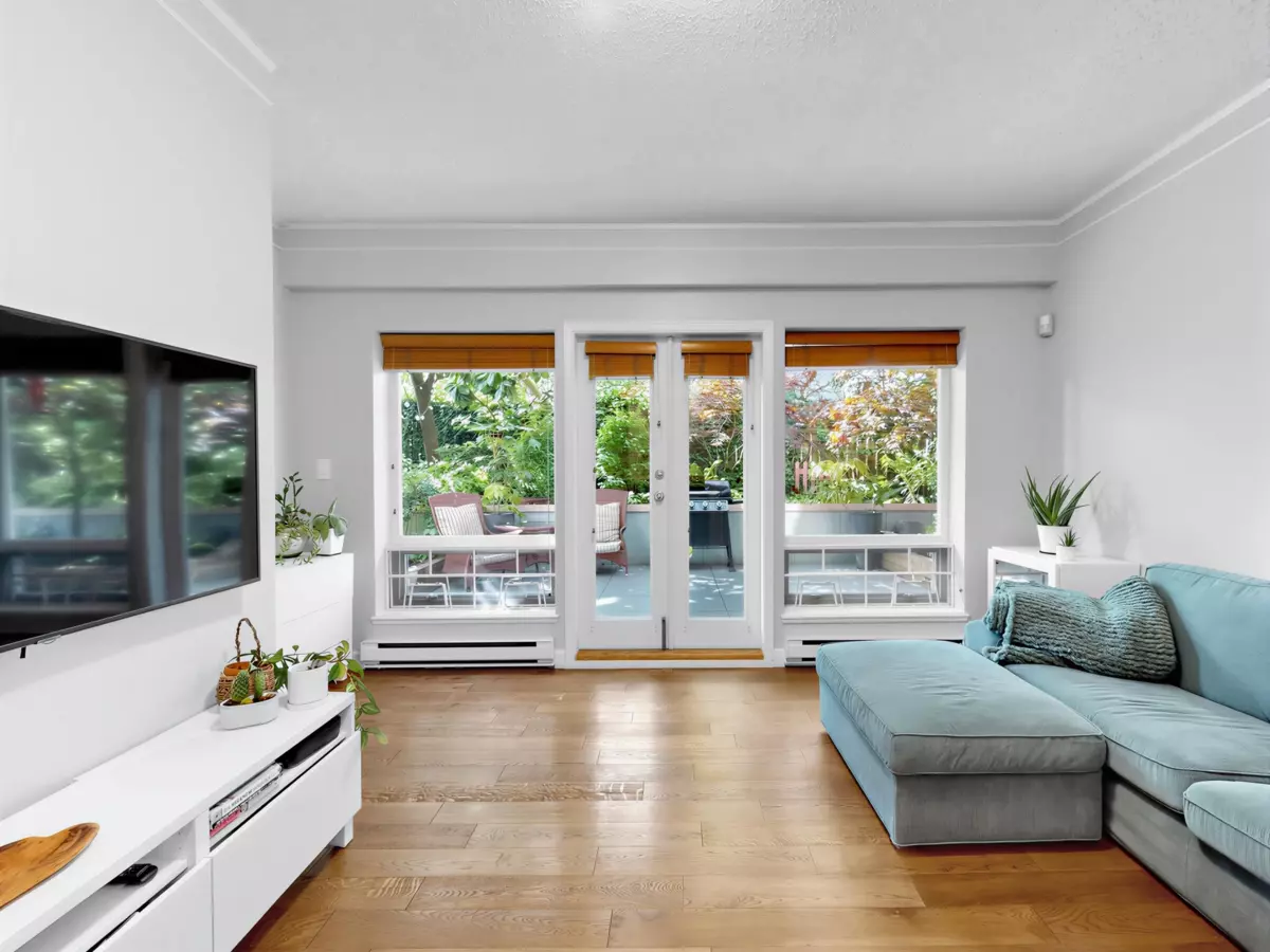 Living Room Photo of 103 2252 W 5th Avenue, Vancouver, BC