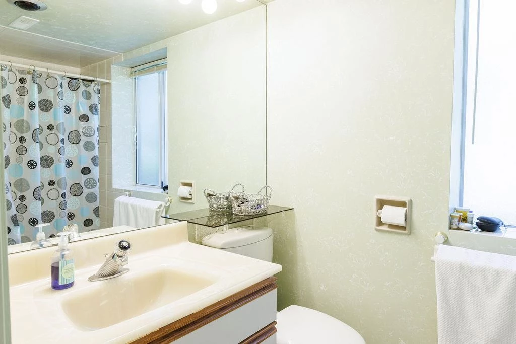Laundry Room Photo of 5819 Trout Lake Road, Halfmoon Bay, BC