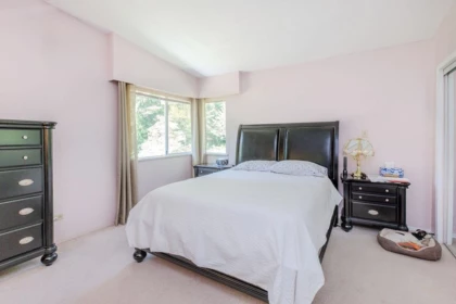 Guest Bathroom Photo of 5819 Trout Lake Road, Halfmoon Bay, BC