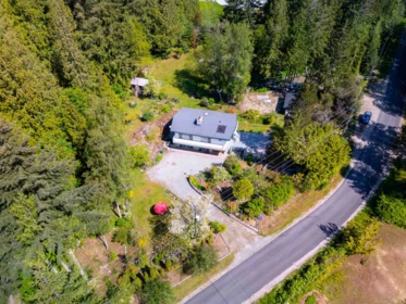 Outdoor Kitchen Photo of 5819 Trout Lake Road, Halfmoon Bay, BC