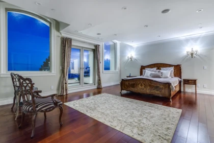 Staircase Photo of 1175 Eyremount Drive, West Vancouver, BC