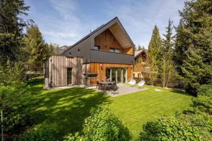 6187 Eagle Drive, Whistler, BC, Whistler — Single Family Residence for sale