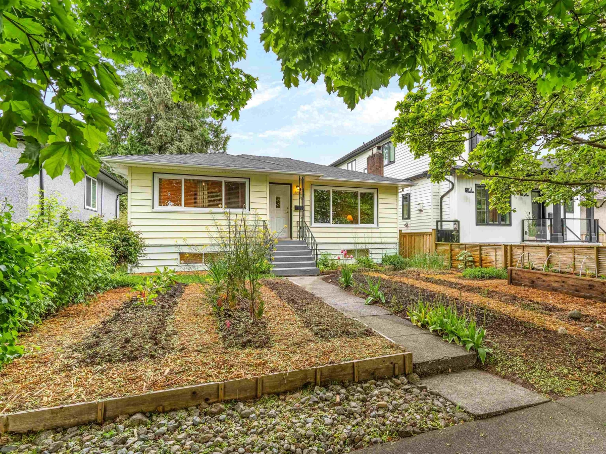 Exterior Rear Photo of 2578 E 15th Avenue, Vancouver, BC