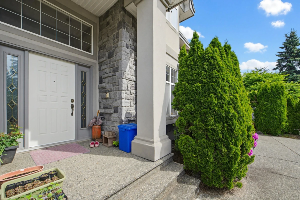 Family Room Photo of 10485 168a Street, Surrey, BC