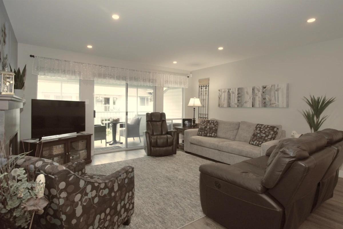 Living Room Photo of 23 3055 Trafalgar Street, Abbotsford, BC