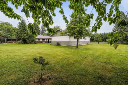 Hot Tub / Spa Photo of 47123 First Avenue, Chilliwack, BC